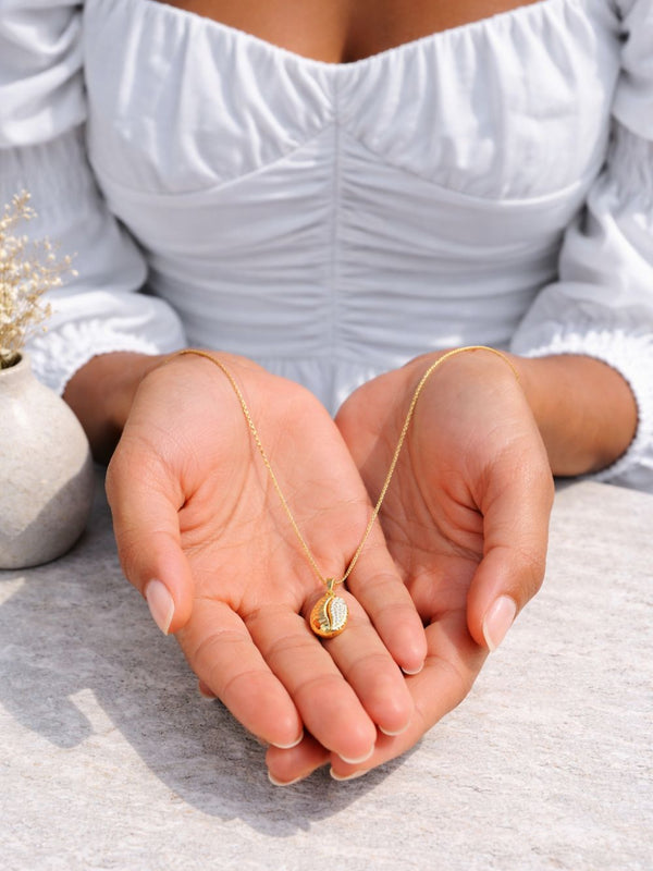Cowrie Gleam CZ Pendant Chain Necklace