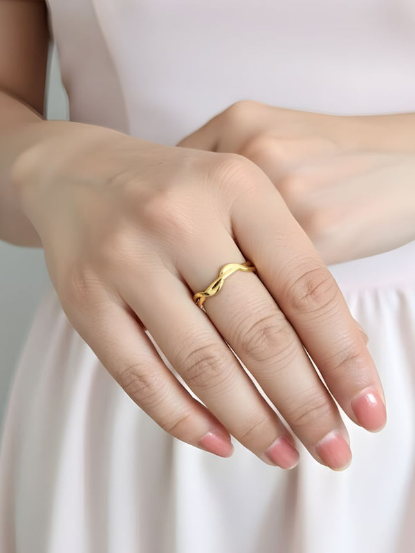 Subtle Swirl Knot Ring Free Size 18k Gold