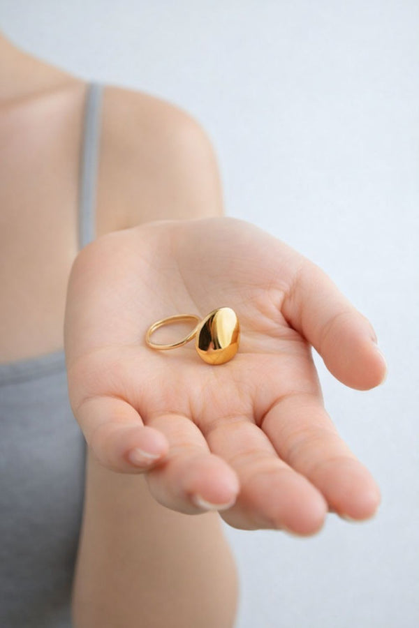 Curved Minimal Ring