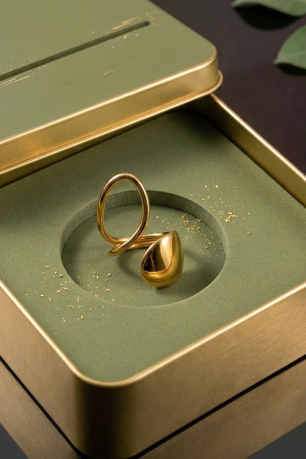 Curved Minimal Ring
